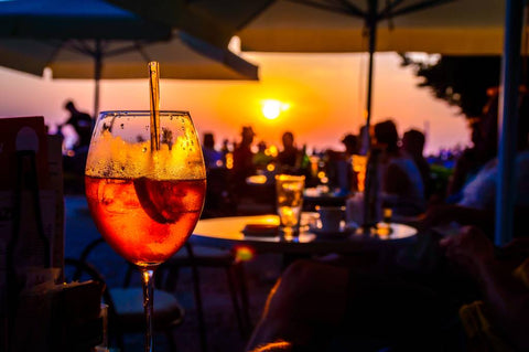 7 ESSENTIALS TO BRIGHTEN UP YOUR SUMMER