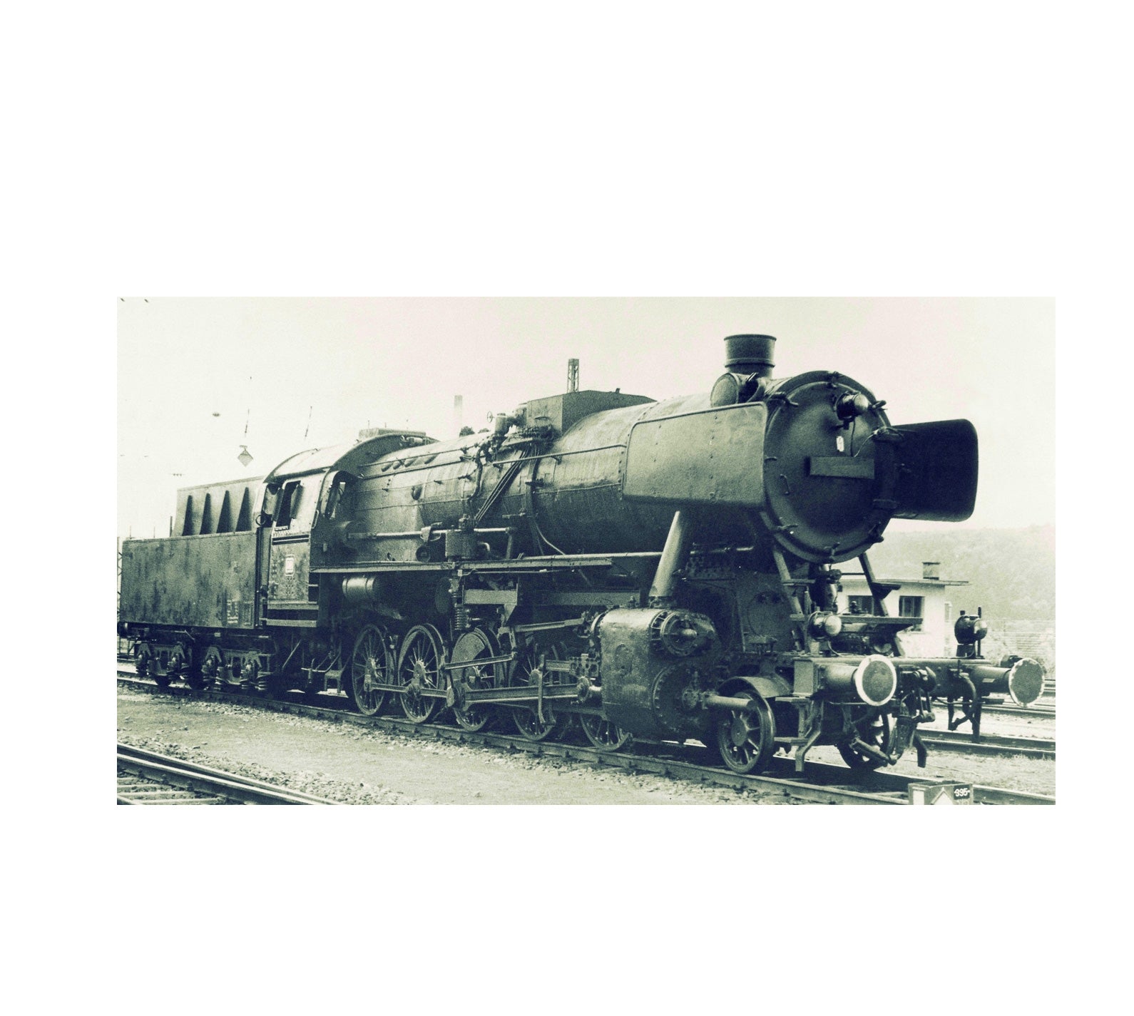 Echte deutsche Kriegs-Dampflokomotive, hergestellt in Deutschland